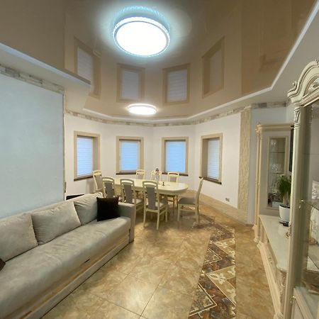 Modest Apartment Slavske Luaran gambar