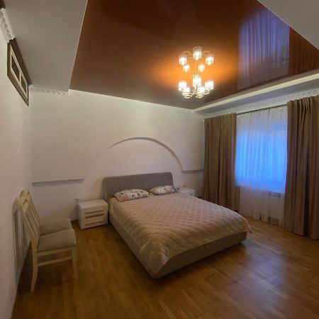 Modest Apartment Slavske Luaran gambar